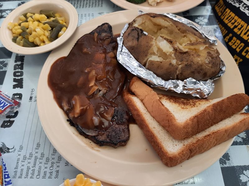 Lonnie's Down Home Restaurant food